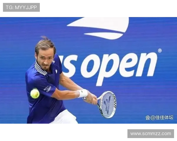 梅德韦杰夫轻松晋级阿利亚西姆逆转胜利 ATP巴黎大师赛精彩上演